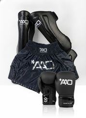Muay Thai Starter Set (Boxhandschuhe + Shorts + Shinguards)