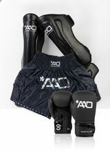 Muay Thai Starter Set (Boxhandschuhe + Shorts + Shinguards)