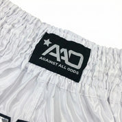 "Nahaufnahme des traditionellen 8-Streifen-Elastikbundes der Deutschland Kampfsport-Hose für rutschfesten Halt."